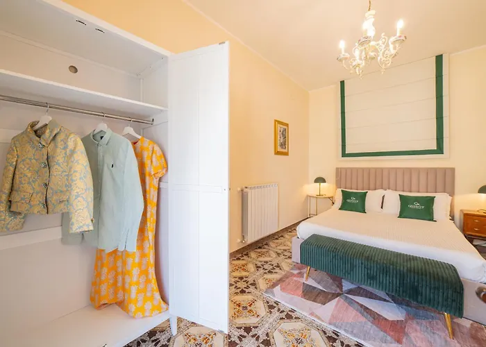 Achilles Apartment *